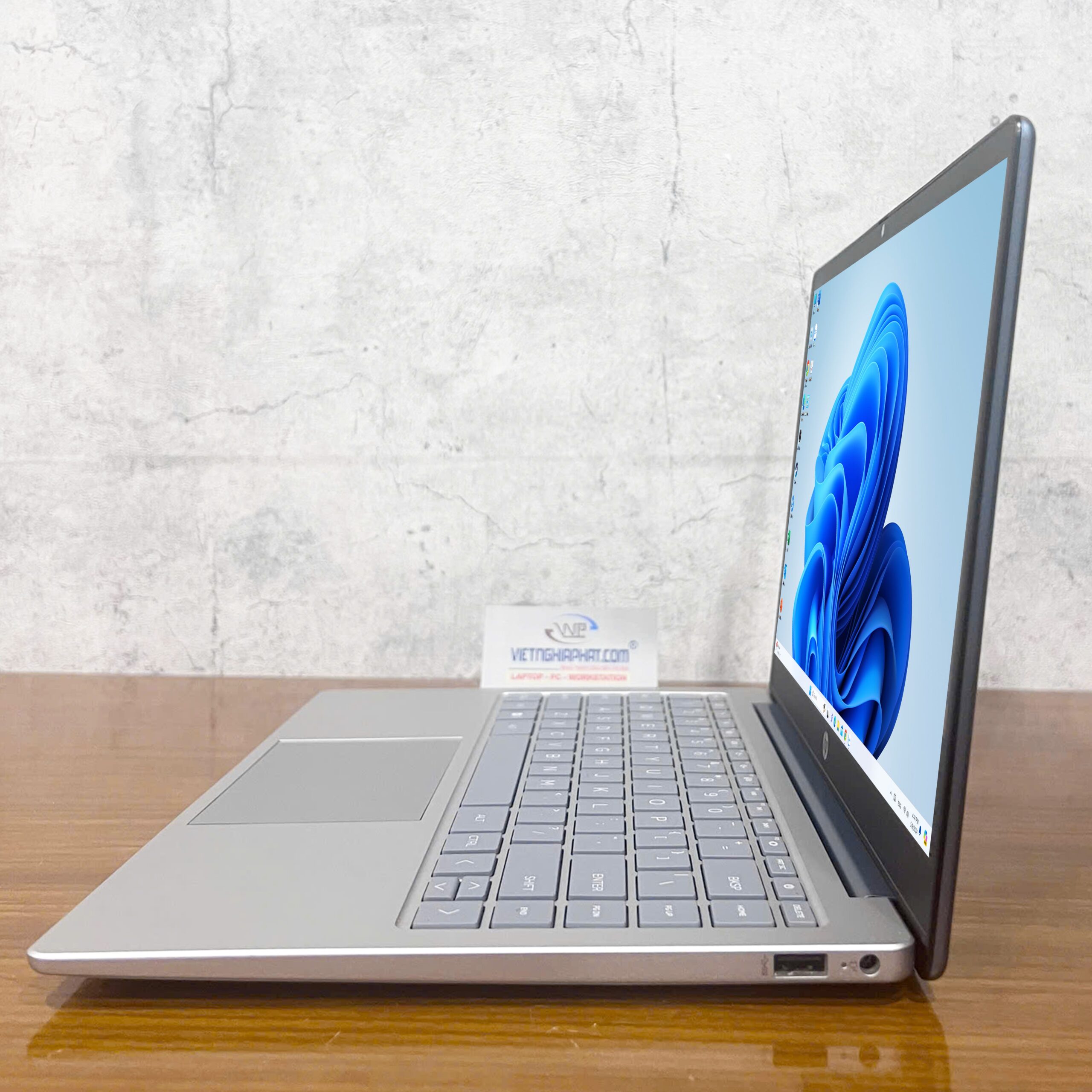 HP 14-EP0106NIA CORE i7(16/512
